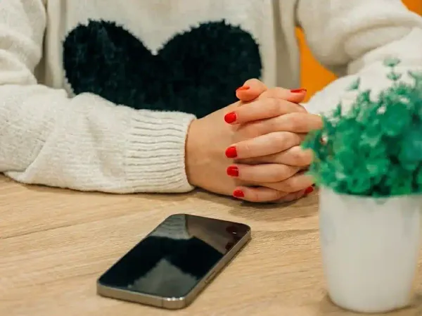 Videné, ale bez odpovede: 10 dôvodov, prečo ti prestal(a) písať (a nie je to vždy o tebe)