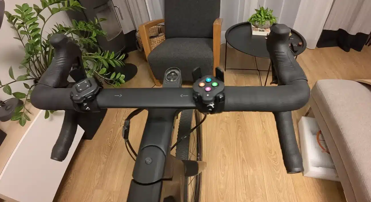 Zwift clik ovládače na riadilách bicykla